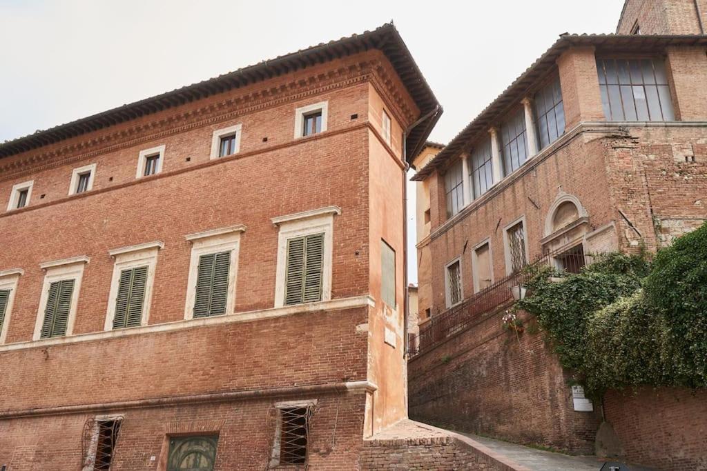 シエーナPalazzo Celsi Pollini Duomo Casa Emmaアパートメント エクステリア 写真